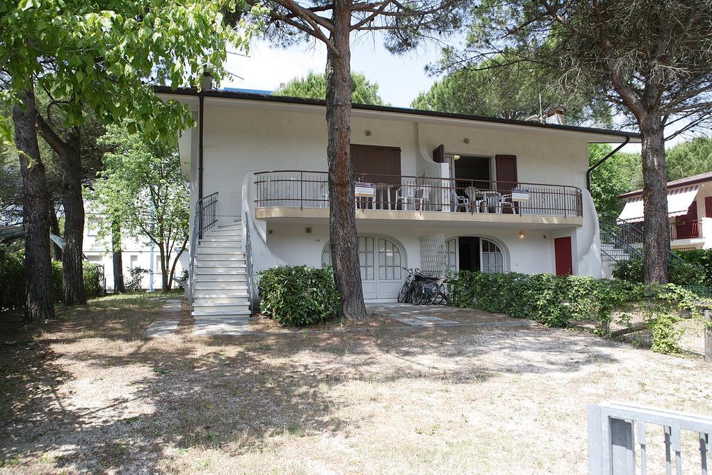 Ba - Villa Stella - 3 Apartments- Lignano Sabbiadoro Luaran gambar