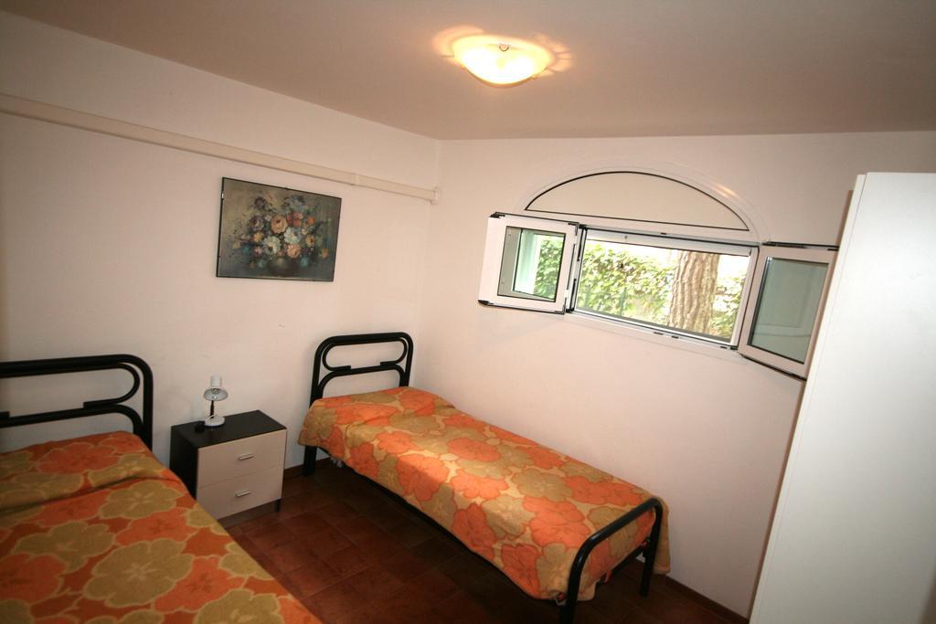 Ba - Villa Stella - 3 Apartments- Lignano Sabbiadoro Luaran gambar